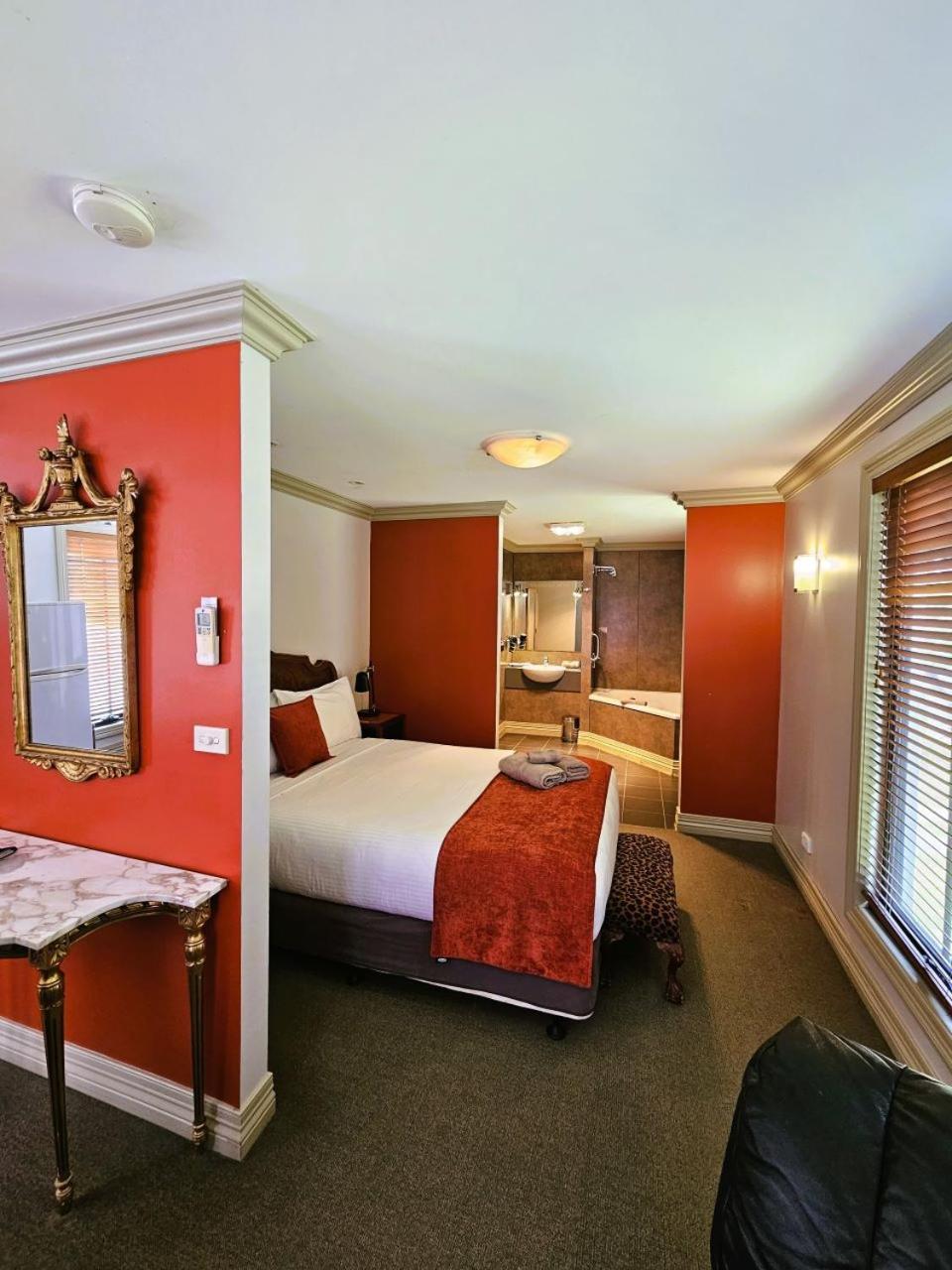 The Camperdown Mill Aparthotel Bagian luar foto